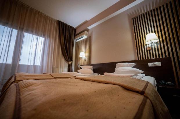 Hotel Secret Garden Baia Sprie Exterior foto
